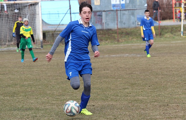 探讨国少队 探讨国少队